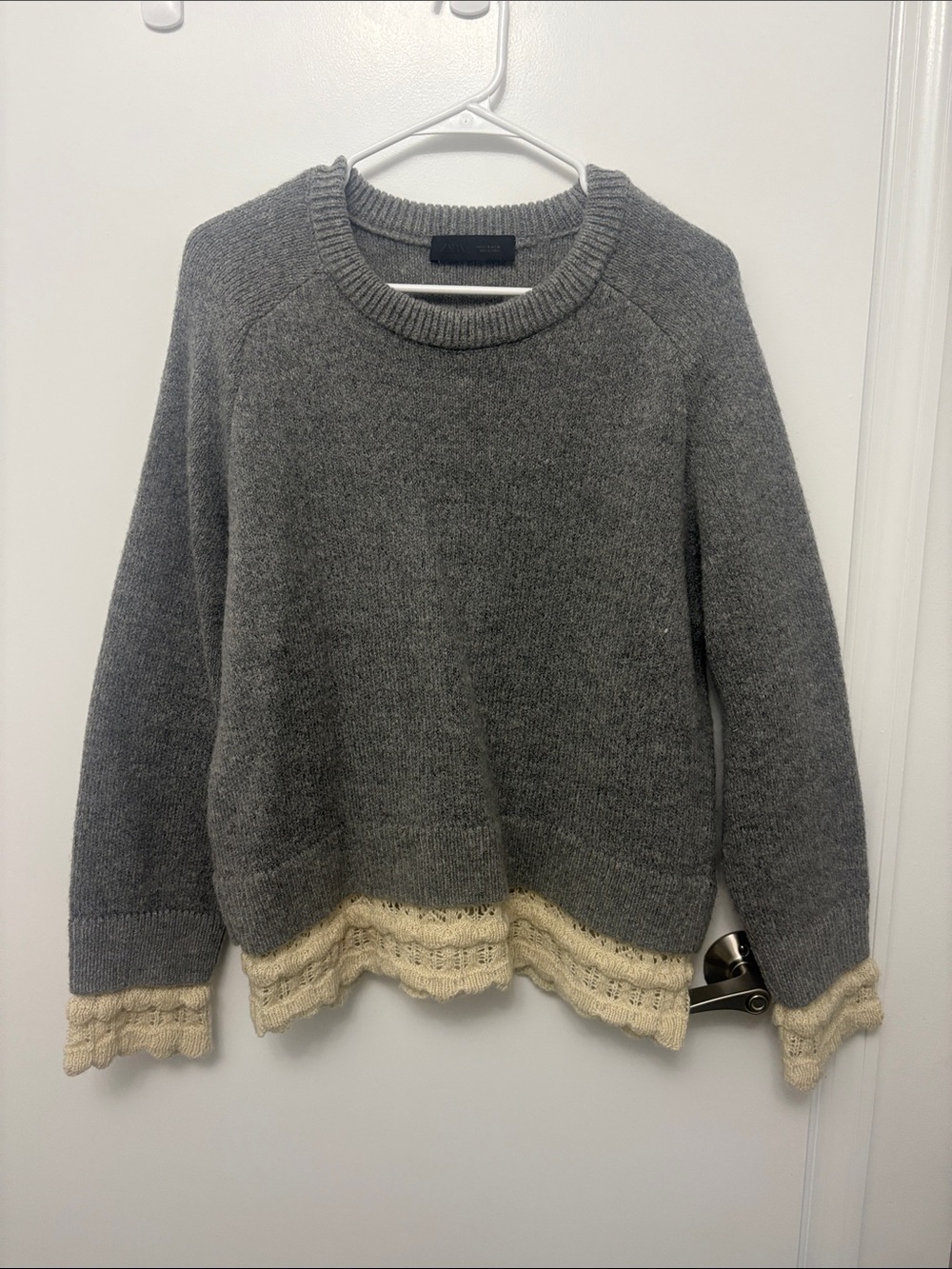 Zara sweater size medium